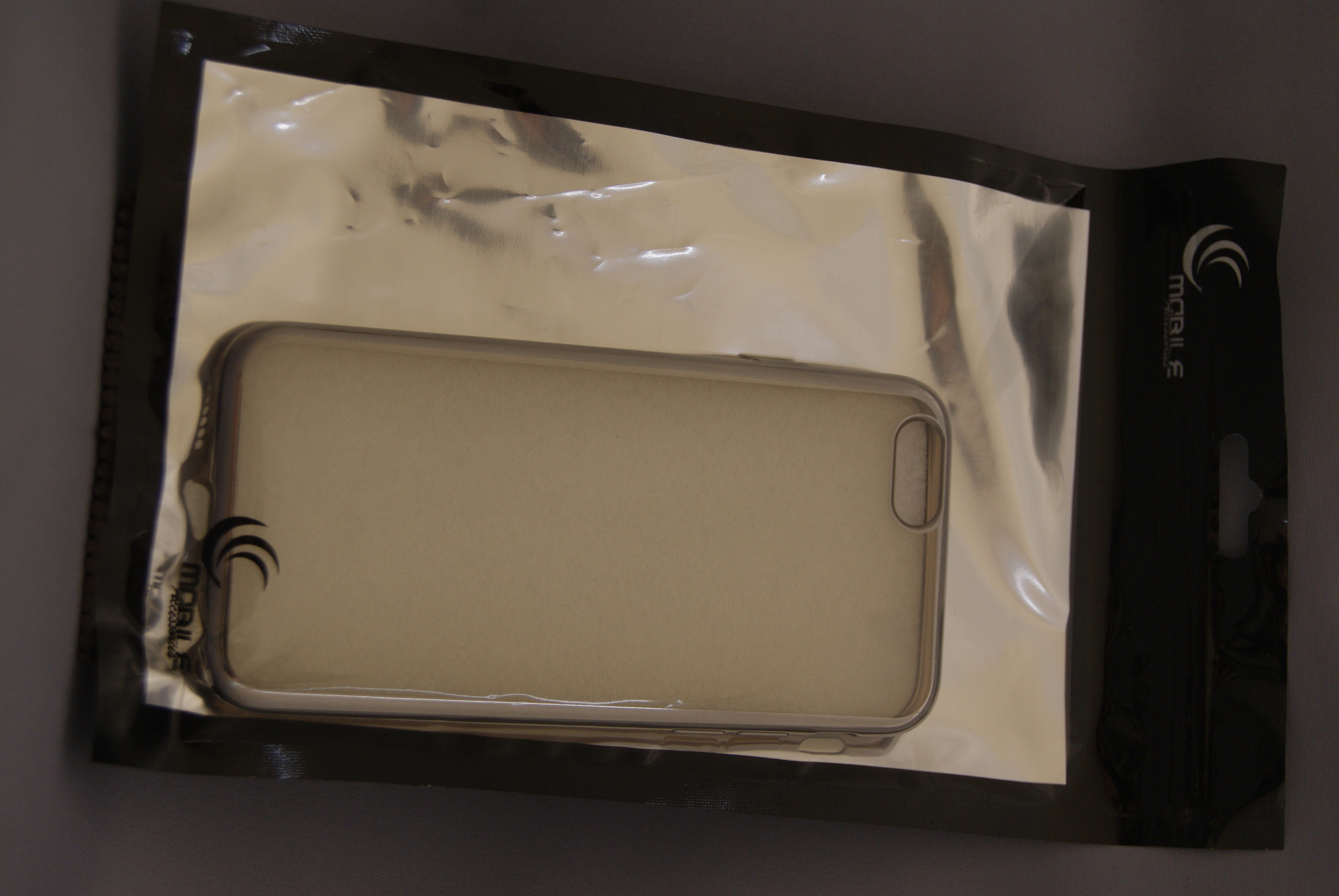 a MOBILE Acceddaniea(シルバー）